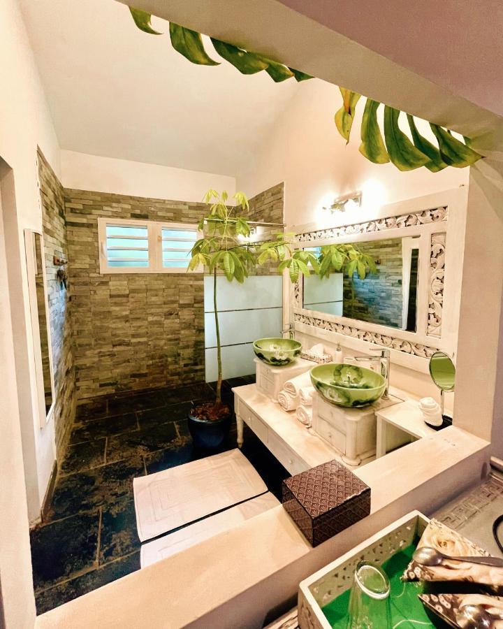 Chambres D'Hotes & Spa Le Jardin De Ravintsara Ravine des Cabris Exterior foto